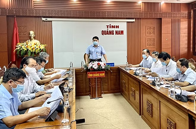 Ông Trần Văn Tân phát biểu kết luận tại buổi làm việc.