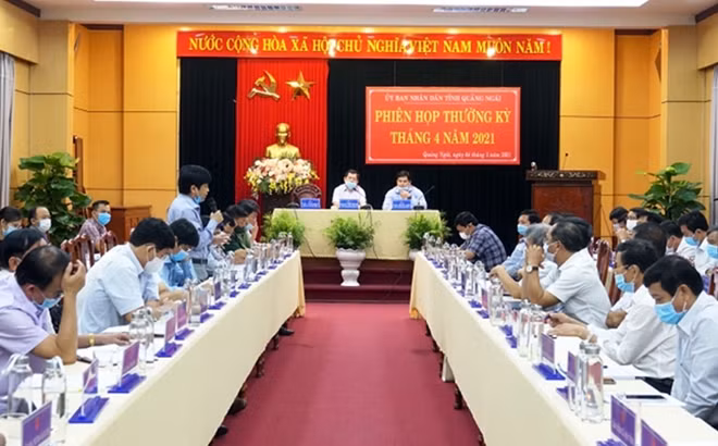 Quang cảnh Phiên họp thường kỳ tháng 4/2021 của UBND tỉnh Quảng Ngãi. Ảnh: quangngai.gov.vn
