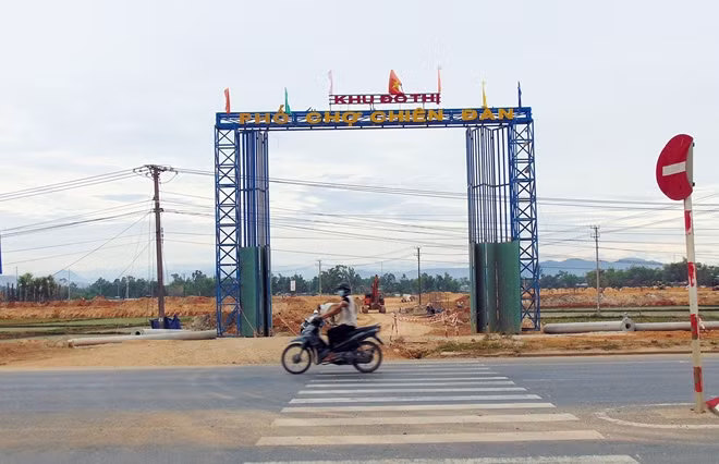 Dự án Khu phố chợ Chiên Đàn, xã Tam Đàn, huyện Phú Ninh được chủ đầu tư đặt tên gọi "Khu đô thị phố chợ Chiên Đàn".