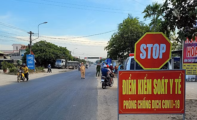 Ngày 9/5, UBND tỉnh Quảng Nam đã quyết định thành lập 7 chốt kiểm soát dịch COVID-19 đặt tại các tuyến đường trọng điểm, các vị trí cửa ngõ ra vào địa bàn tỉnh.