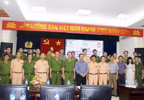Các đại biểu dự tập huấn. Các đại biểu dự tập huấn.