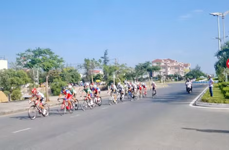 Bứt phá trên đường đua.