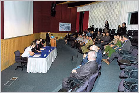 Một hội thảo về nâng cao năng lực điều tra và phân tích thông tin do Interpol tổ chức (có sự tham gia của sỹ quan cảnh sát Việt Nam). Một hội thảo về nâng cao năng lực điều tra và phân tích thông tin do Interpol tổ chức (có sự tham gia của sỹ quan cảnh sát Việt Nam).