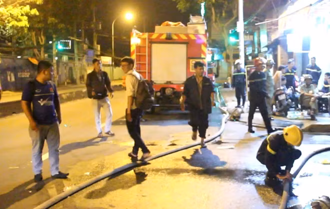 Cảnh sát PCCC quận Gò Vấp nhanh chóng có mặt ứng cứu dập tắt đám cháy