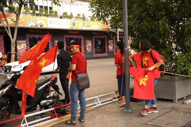 CĐV Việt Nam đã sẵn sàng cho cổ động đội tuyển Việt Nam