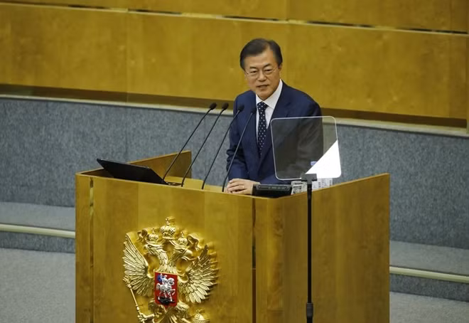 Tổng thống Hàn Quốc Moon Jae-in phát biểu tại Quốc hội Nga. Ảnh: Korea Times