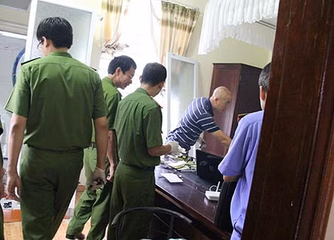 Công an Thanh Hóa khám nghiệm điều tra một vụ trọng án.