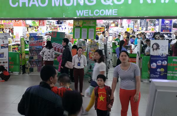 Siêu thị Big C ngày 16/3 không đông khách như hôm qua (Chủ nhật).