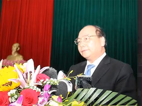 Đồng chí Nguyễn Xuân Phúc - Ủy viên Bộ Chính trị, Phó thủ tướng Chính phủ phát biểu chỉ đạo tại Công an TP Cần Thơ.