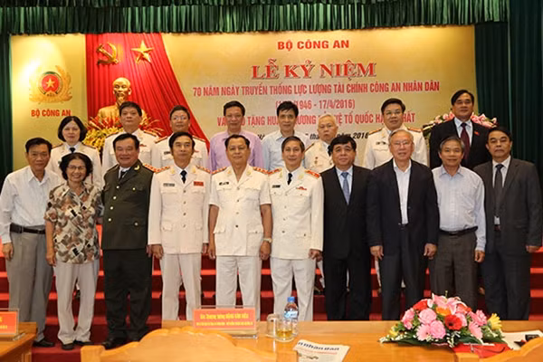 Các đại biểu tham dự buổi Lễ.