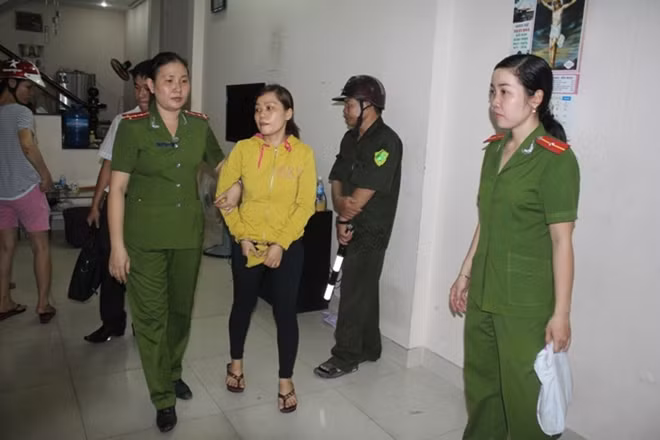 Công an quận Ninh Kiều (Cần Thơ) thực hiện lệnh bắt khẩn cấp 2 đối tượng Thắng và Tuyết