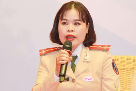 Thượng úy Trần Thị Thu Hương.