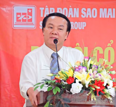 Ông Lê Thanh Thuấn - Chủ tịch HĐQT - TGĐ Sao Mai Group tại ĐHCĐ thường niên 2015.