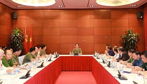 Bộ trưởng Trần Đại Quang chủ trì cuộc họp rút kinh nghiệm tổng duyệt.