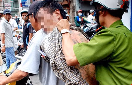 Truy bắt đối tượng đấm Công an phường