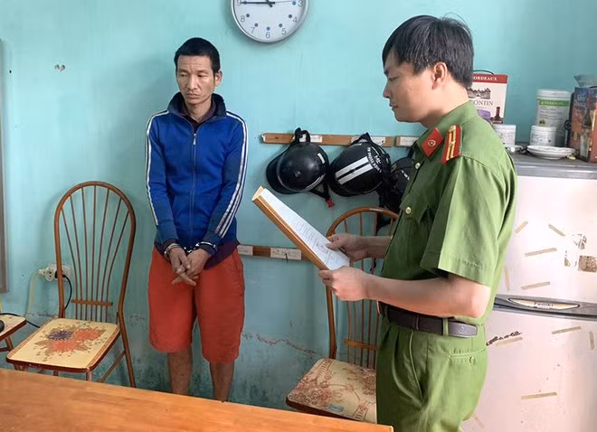 Công an tỉnh Tuyên Quang đọc lệnh bắt giữ đối tượng Đồng Văn Tiền