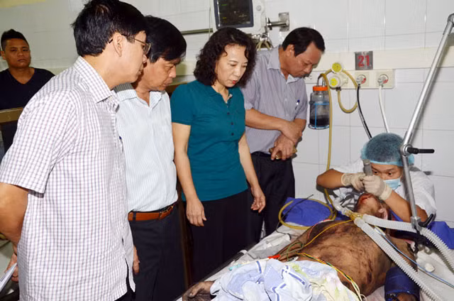 Một số hình ảnh từ hiện trường và công tác cứu hộ cứu nạn. Một số hình ảnh từ hiện trường và công tác cứu hộ cứu nạn.