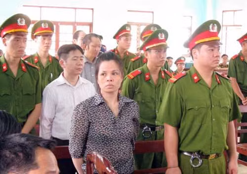 Còn bị cáo Lương Thị Thảo thành khẩn khai nhận hành vi phạm tội.