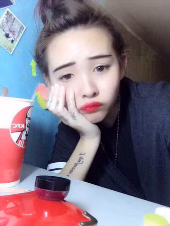 Chế Hứa Vy.