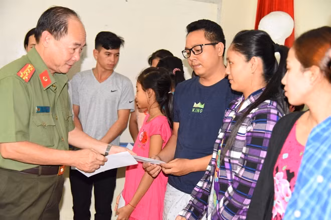 Thành lập khoa COVID-19 đầu tiên chuyên điều trị cho bệnh nhi ảnh 5