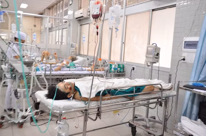Nhập viện do tai nạn giao thông thường gia tăng tại Khoa Cấp cứu Bệnh viện Chợ Rẫy vào những dịp lễ, Tết.