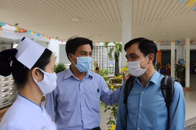 Bệnh viện Chợ Rẫy hỗ trợ Đắk Lắk chống dịch COVID-19 ảnh 7
