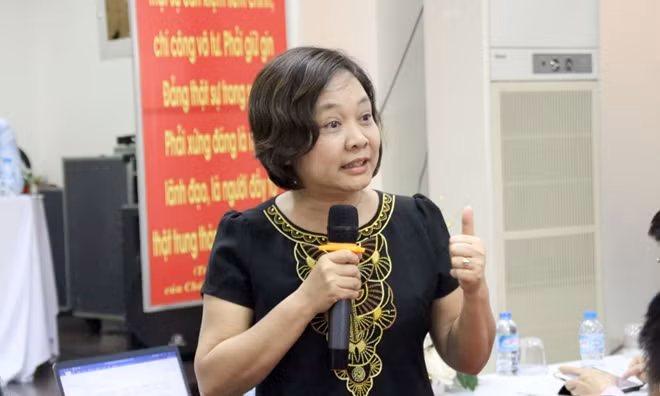 GS.TS Hoàng Thị Thuý Nguyệt phát biểu