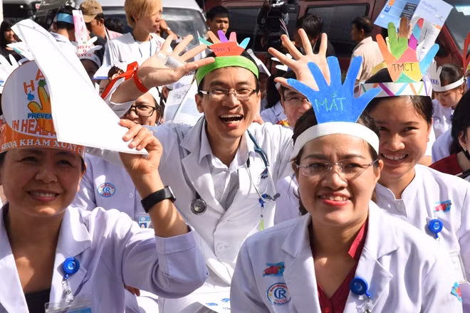 Khuấy động phong trào nhất vẫn là những Đoàn viên thanh niên -Y bác sĩ trẻ của BV Chợ Rẫy.