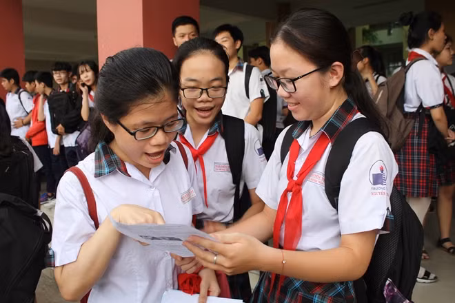 Thí sinh TP Hồ Chí Minh phấn khởi sau môn thi Văn kì tuyển sinh 2018-2019