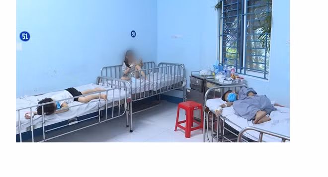 6 trẻ của Chùa Kỳ Quang 2 nghi ngộ độc thực phẩm có triệu chứng nặng nhất vẫn đang được theo dõi tại khoa Tiêu hoá BV Nhi Đồng 1 TP Hồ Chí Minh.