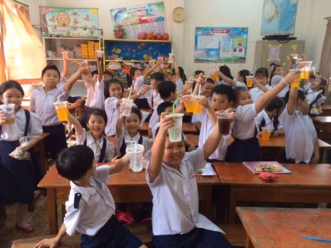 Phòng chống ngộ độc thực phẩm tại trường học luôn phải được chú trọng hàng đầu.( Ảnh minh hoạ).