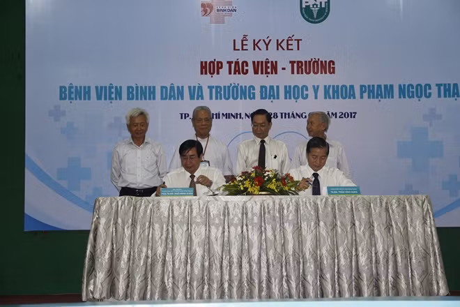 Lễ kí kết diễn ra vào chiều 28/4 tại Bệnh viện Bình Dân TP Hồ Chí Minh.