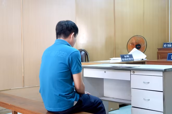 Bị cáo Phan Văn Lợi tại toà Bị cáo Phan Văn Lợi tại toà