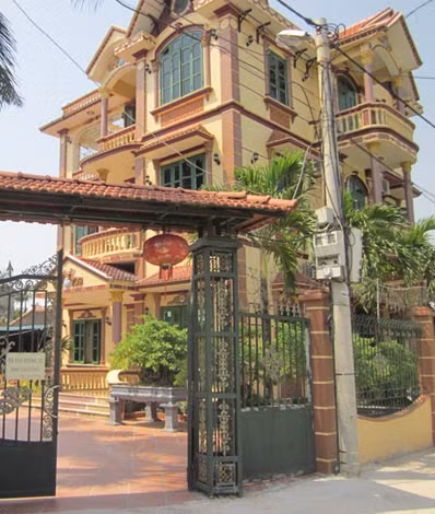 Ít ai có thể tin rằng ngôi biệt thự này là của một người đàn bà không còn tứ chi.