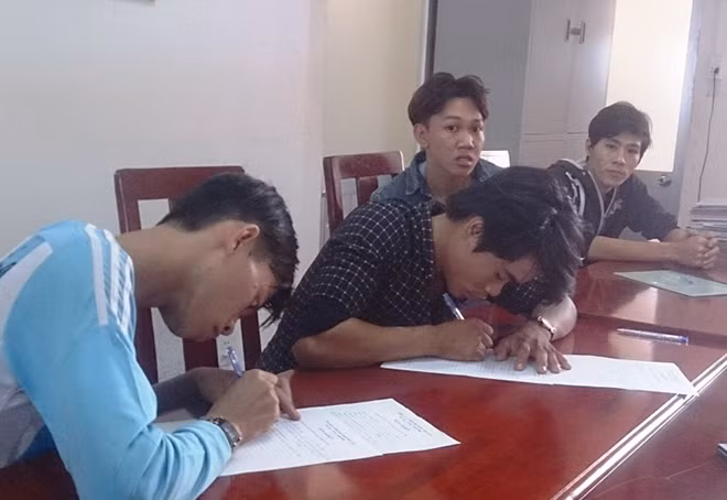 Đàn em của hai nhóm đối tượng