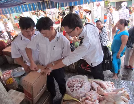 Kiểm tra chất lượng thực phẩm tại nơi tiêu thụ.