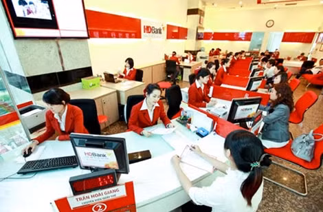Gửi tiết kiệm bằng VND vẫn có lợi hơn.