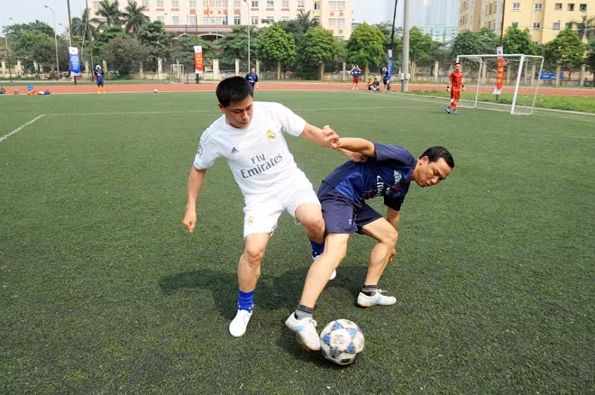 Trong ngày khai mạc đã diễn ra các trận đấu môn bóng đá nam