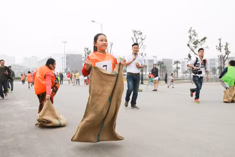 Chương trình có các trò chơi giải trí vui nhộn cho các cư dân nhí. Chương trình có các trò chơi giải trí vui nhộn cho các cư dân nhí.