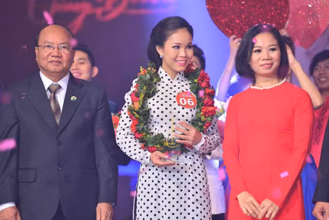 Lâm Ngọc Hoa đăng quang ngôi vị quán quân Solo cùng Bolero.