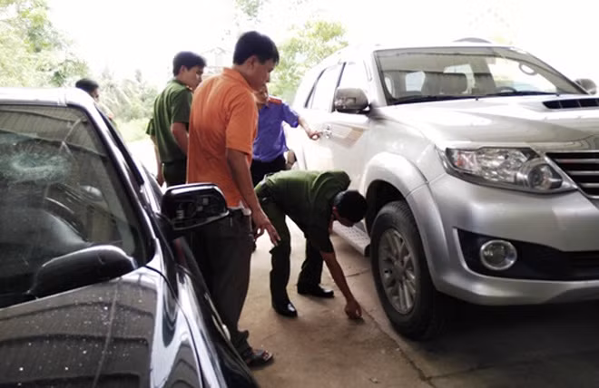 Cơ quan điều tra khám nghiệm vụ dùng súng bắn người để trả thù mâu thuẫn.