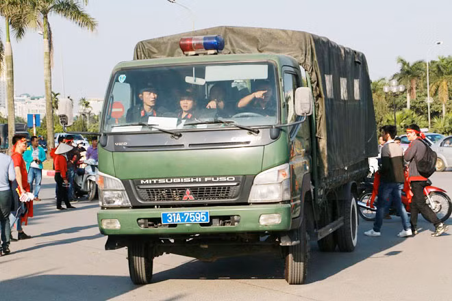 Những chiếc xe đặc chủng của các đơn vị thuộc Trung đoàn Cảnh sát cơ động có từ rất khá sớm. Những chiếc xe đặc chủng của các đơn vị thuộc Trung đoàn Cảnh sát cơ động có từ rất khá sớm.