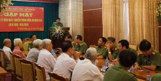 Quang cảnh buổi họp mặt.