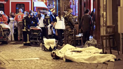Hiện trường vụ khủng bố tại nhà hát Bataclan, Paris tháng 11-2015 do các chiến binh của Emni thực hiện.