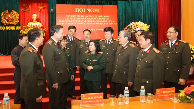 Bộ trưởng Tô Lâm với các đại biểu tham dự Hội nghị. Bộ trưởng Tô Lâm với các đại biểu tham dự Hội nghị.