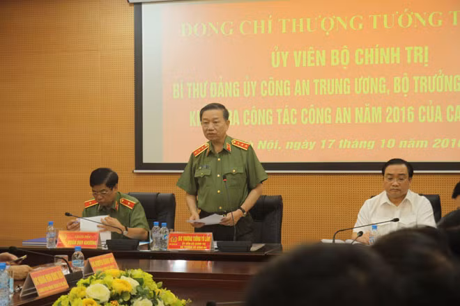 Bộ trưởng Tô Lâm phát biểu chỉ đạo tại buổi làm việc.