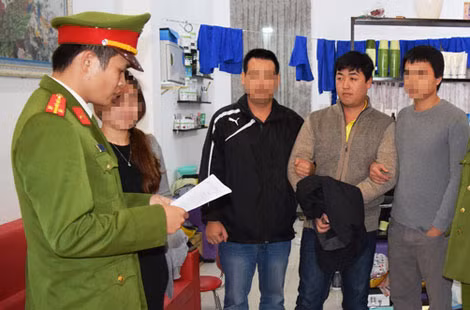 Đọc lệnh bắt khẩn cấp đối với Nguyễn Hoàng Tâm.