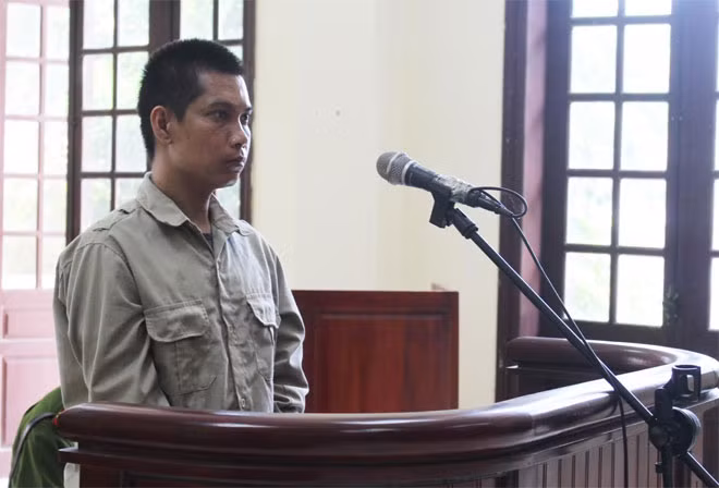 Bị cáo Nguyễn Văn Tính trước vành móng ngựa.