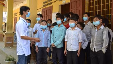 Đeo khẩu trang, chống lây nhiễm hiệu quả. Đeo khẩu trang, chống lây nhiễm hiệu quả.