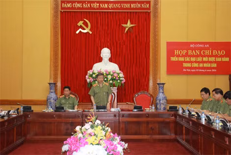 Bộ trưởng Tô Lâm dự, chỉ đạo và phát biểu tại cuộc họp.